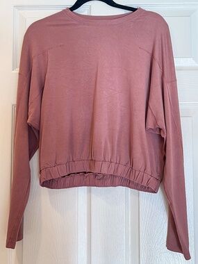 Lululemon Mauve Pink Cropped Long Sleeve Pullover Top Relaxed Fit | Size 6